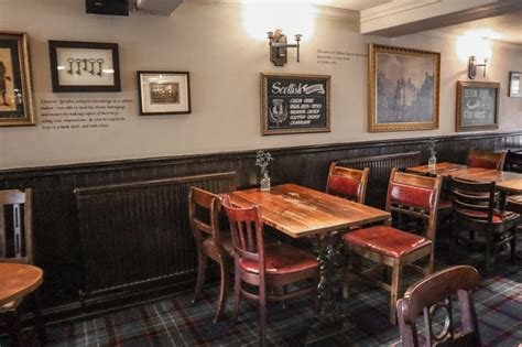 best pub food edinburgh royal mile