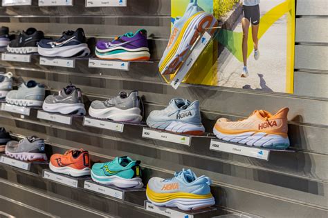 best running shoes store near me delivery