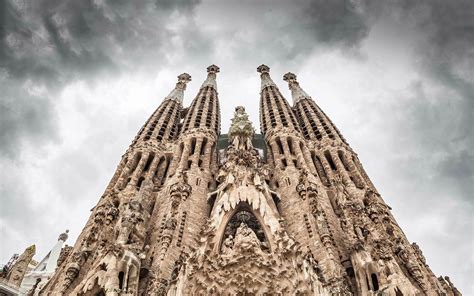 best sagrada familia tower