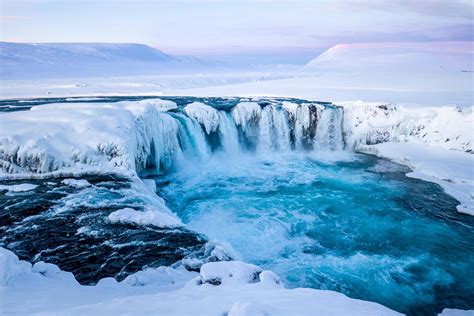 best season to travel to iceland