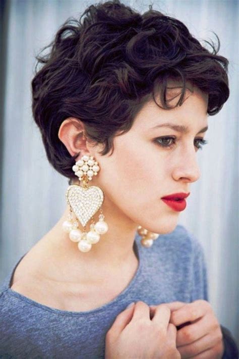  79 Stylish And Chic Best Short Hair Cut For Thick Curly Hair With Simple Style