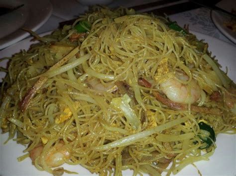 best singapore noodles restaurant near me