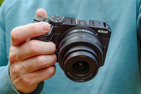 Best Small Size Mirrorless Camera
