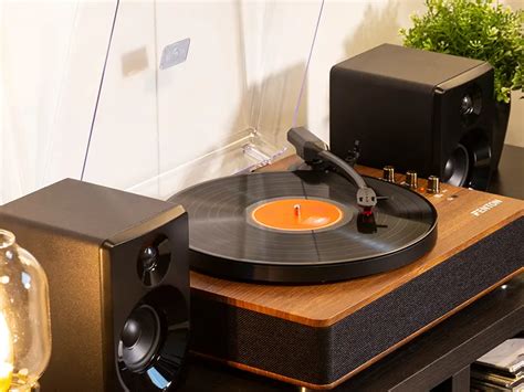 Best Speakers To Use With Record Player