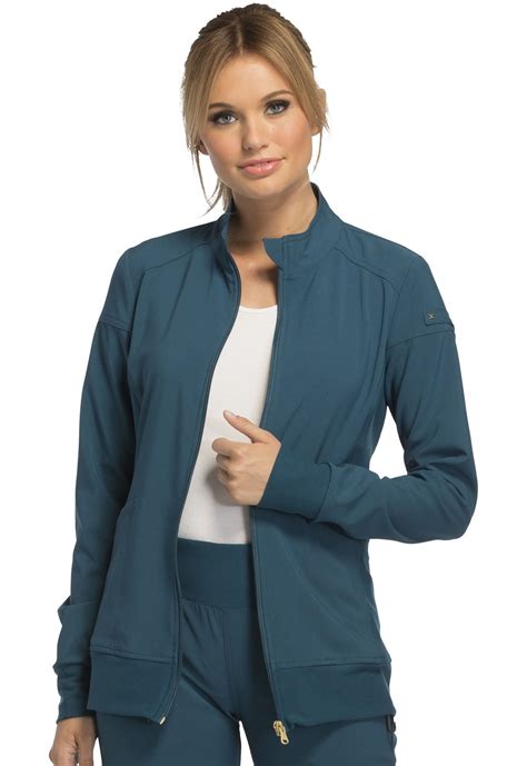 Best Warm Jacket For Nurses