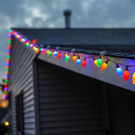 best way to hang christmas lights on outside tree