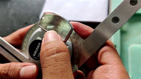 Bevel Protractor Angle Measurement