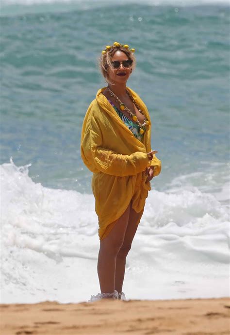 beyonce at the beach