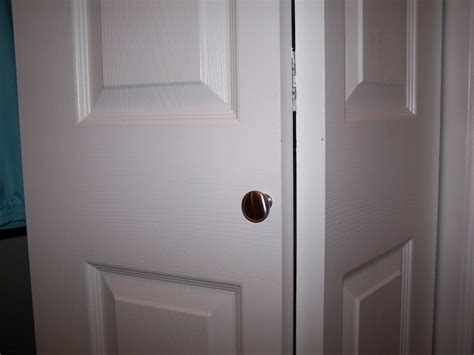 bifold door handle position