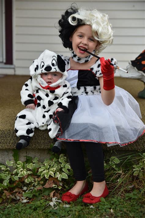 11 SISTERBABY SISTER HALLOWEEN COSTUME IDEAS + GHOSTS GIVEAWAY The