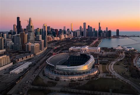 biggest stadium in chicago
