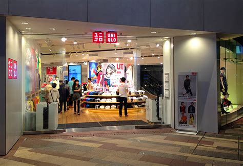biggest uniqlo in hong kong
