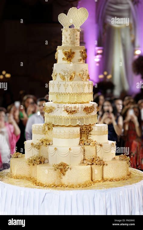 9+ Biggest Wedding Cake