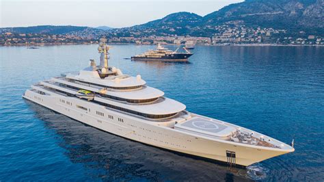 biggest yacht in the world price