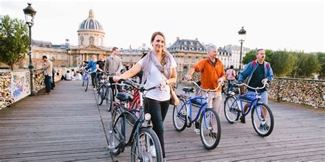 bike ride in paris
