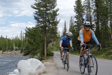 bike tours yellowstone national park