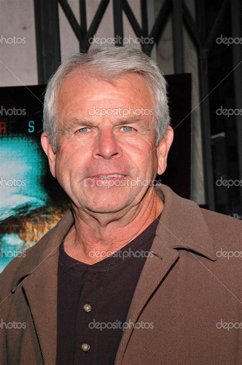 Bio William Devane
