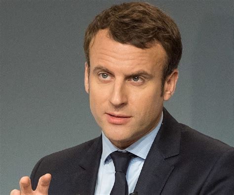 biographical background emmanuel macron