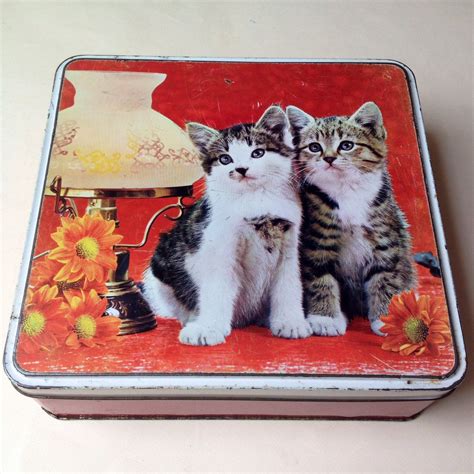 Biscuit Tin Cat Design