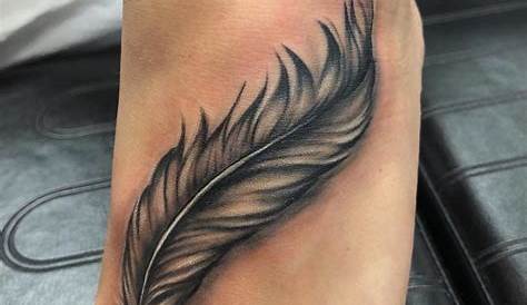 Zentangle Feather - Black And White Peacock Feather Tattoo, HD Png