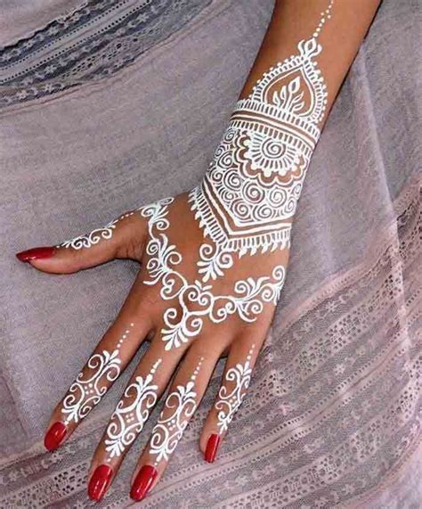 Pin by me on Henna Henna hand tattoo, Black henna, Henna