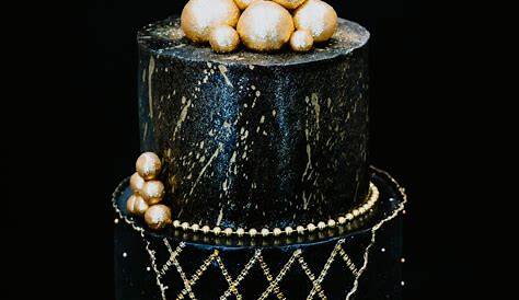 20 Black Cakes That Tastes as Good as it Looks : Modern Black and Gold Cake