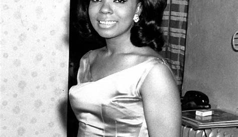 Influential Female Musicians of the 1960s - Biography.com | Aretha