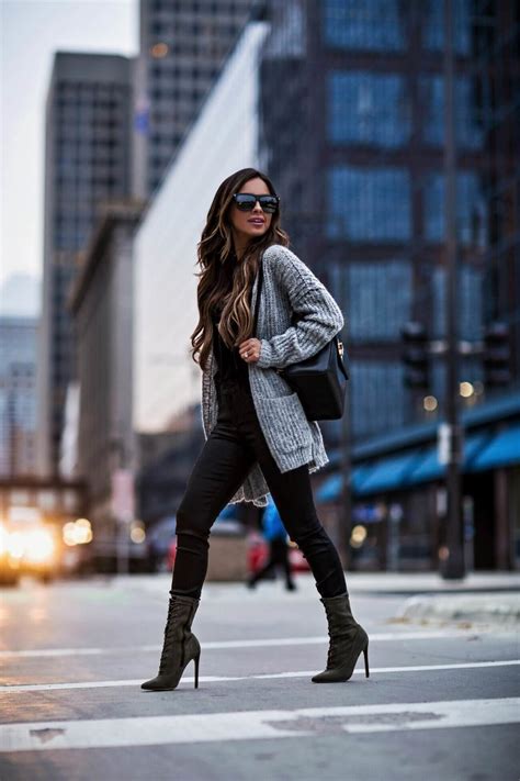 8 Stylish & Simple Ways to Wear Black Booties