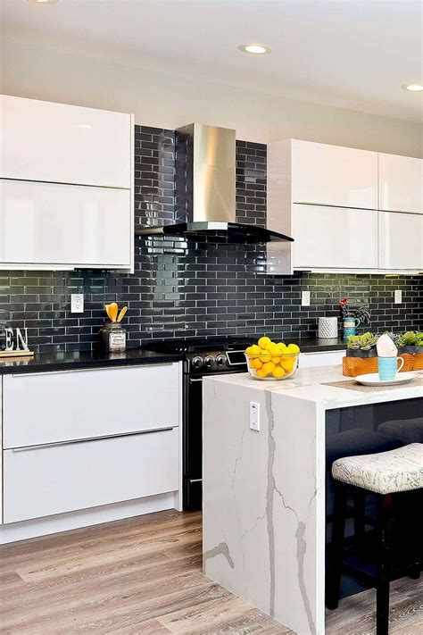 42 extraordinary black backsplash kitchen design ideas that you should