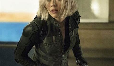 Why does Black Widow (Natasha Romanoff) wear a blonde wig