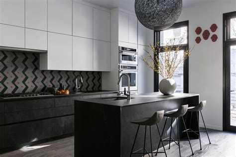 Black & White Kitchen
