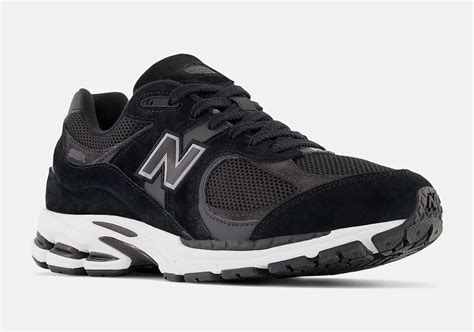 black 2002 new balances