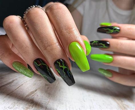Green&black nails Green acrylic nails, Acrylic nails coffin short