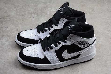 black and white mens jordans