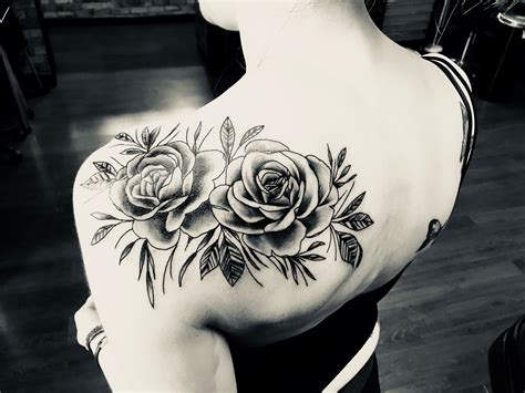 Famous Black And White Shoulder Tattoo Designs Ideas