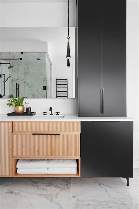 Black Bathroom Hardware Trend