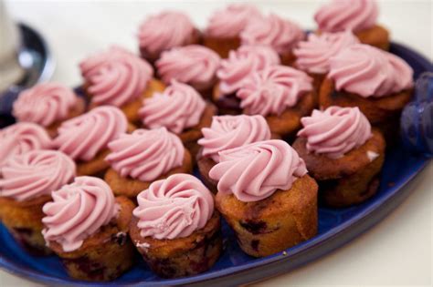 I’ve started stress baking again so here we have vanilla cupcakes with