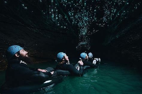 Black Labyrinth rafting de noche