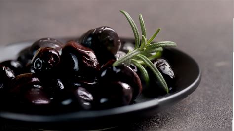 Black Olives Real