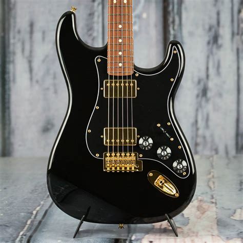 Black Strat Hardware