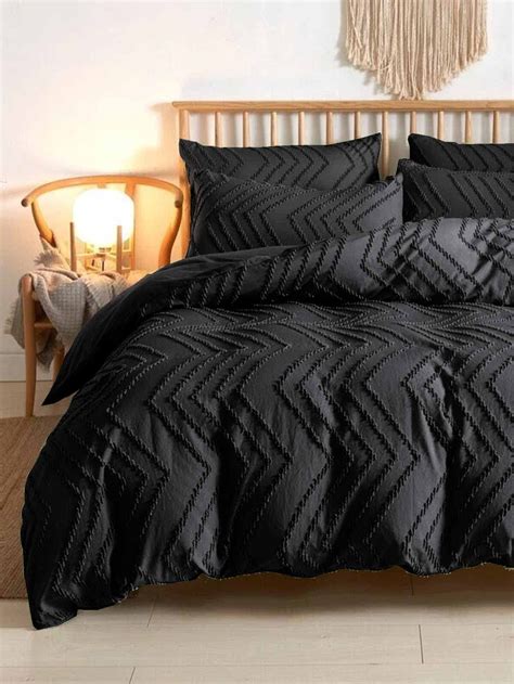 black tufted bedding