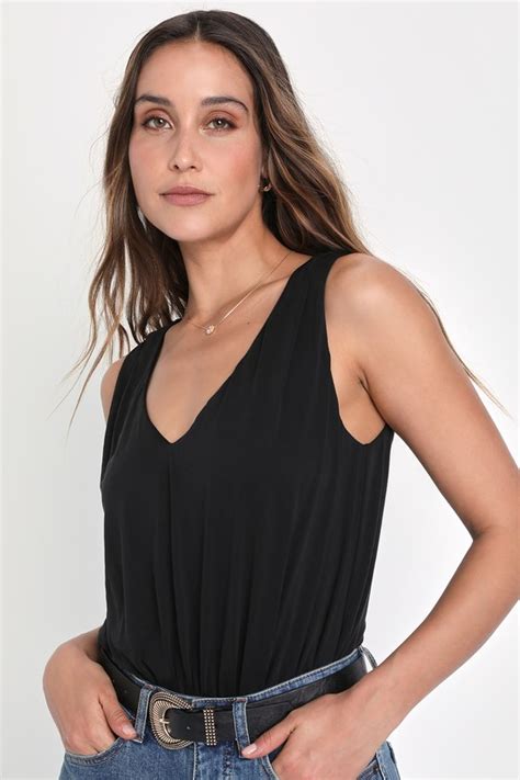 black v neck sleeveless bodysuit