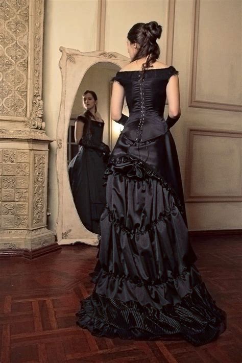 2017 Victorian Halloween Brides Ball Gowns Gothic Black Wedding Dresses