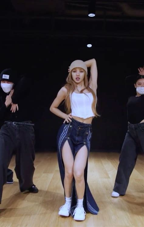 blackpink lisa money dance