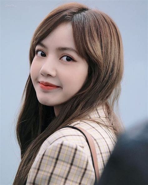 blackpink lisa no makeup photo