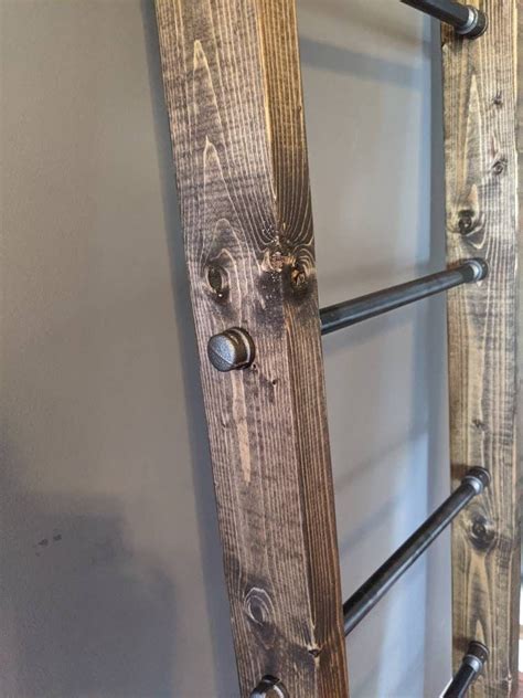 Blanket Ladder With Pipe