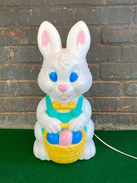 Blow Mold Easter Decorations: Two Fun Recipes To Try