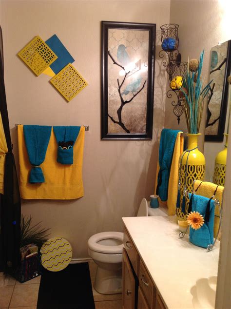 Trendy Twist to a Timeless Color Scheme Bathrooms in Blue and Yellow Decoist