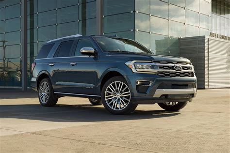 blue 2023 ford expedition