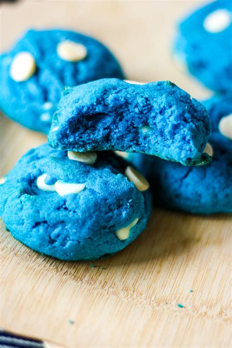 blue chocolate chip cookie